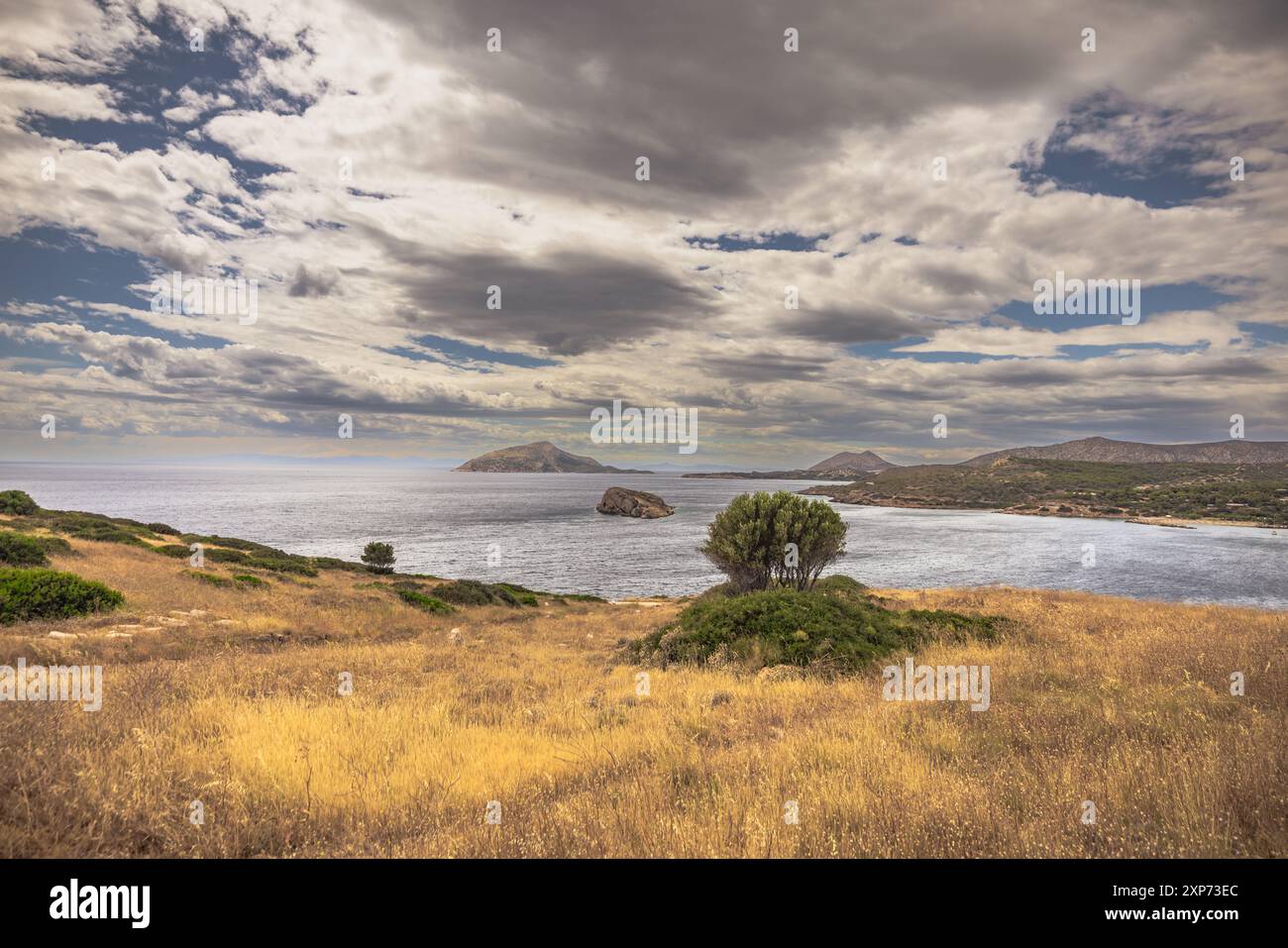 Sounion, Grecia, 4 maggio 2024: Il leggendario Tempio di Poseidone a capo Sounion, Grecia Foto Stock