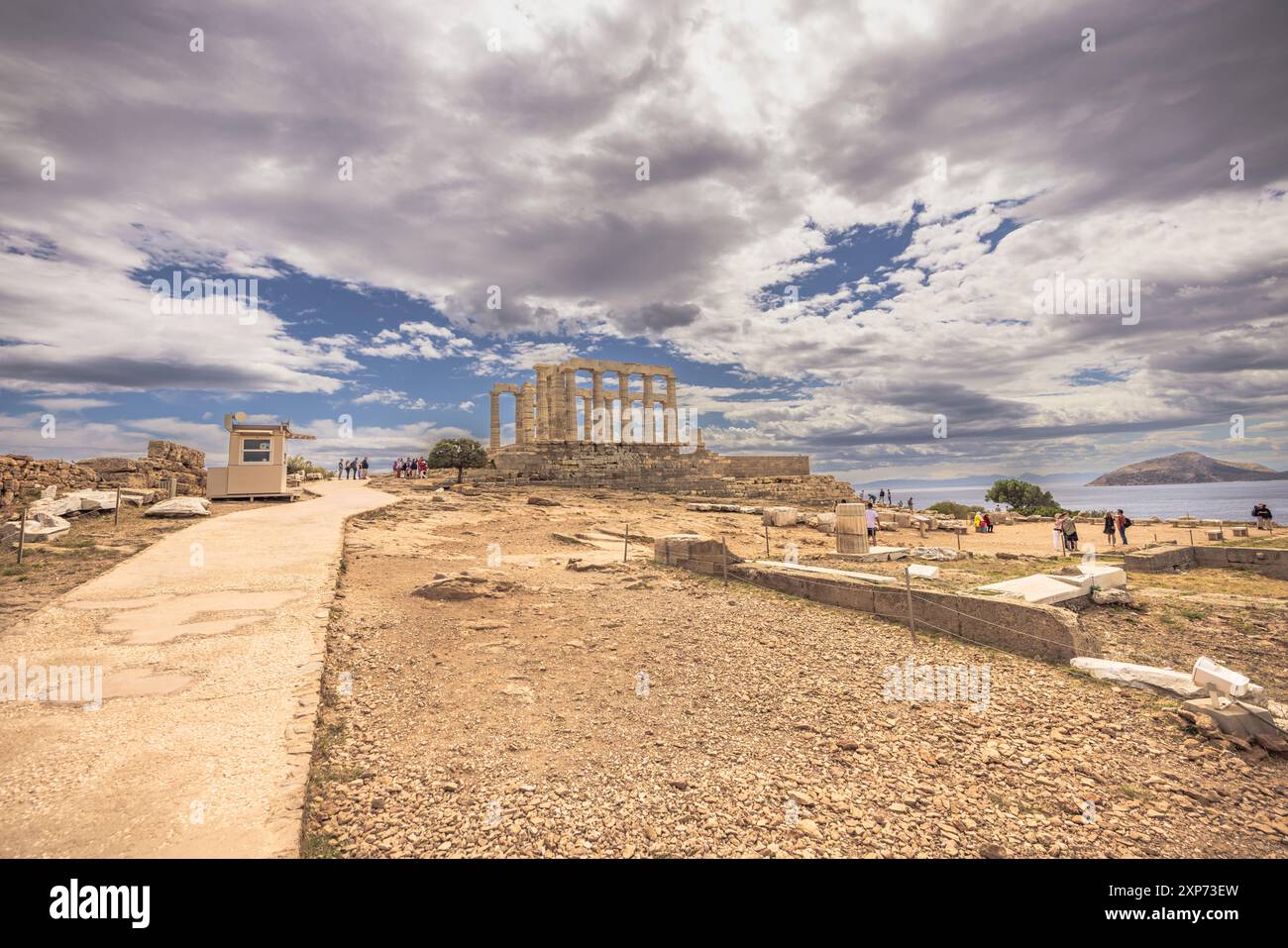 Sounion, Grecia, 4 maggio 2024: Il leggendario Tempio di Poseidone a capo Sounion, Grecia Foto Stock