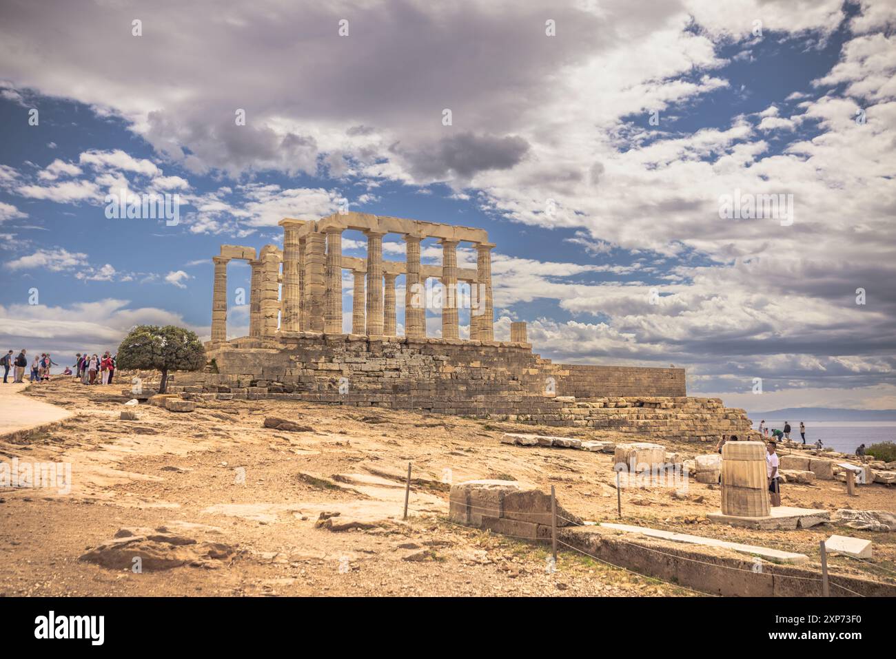 Sounion, Grecia, 4 maggio 2024: Il leggendario Tempio di Poseidone a capo Sounion, Grecia Foto Stock