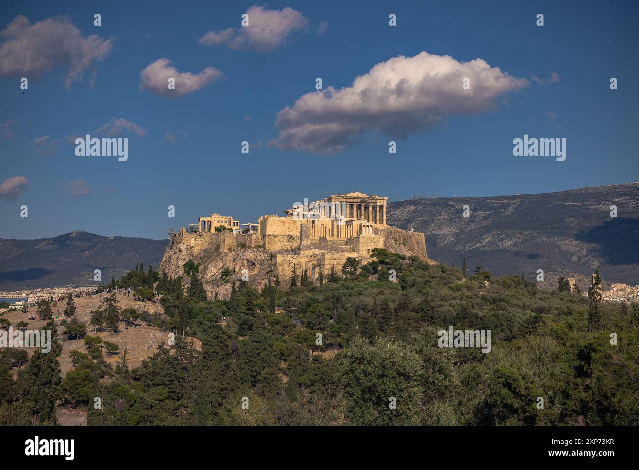 Vista panoramica dell'Acropoli di Atene dalla collina di Filopappo in Grecia Foto Stock