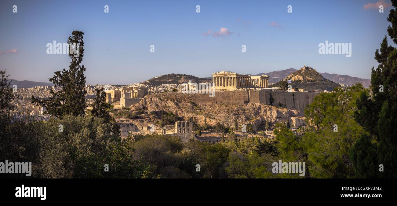 Vista panoramica dell'Acropoli di Atene dalla collina di Filopappo in Grecia Foto Stock