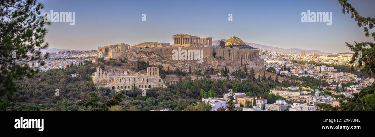 Vista panoramica dell'Acropoli di Atene dalla collina di Filopappo in Grecia Foto Stock