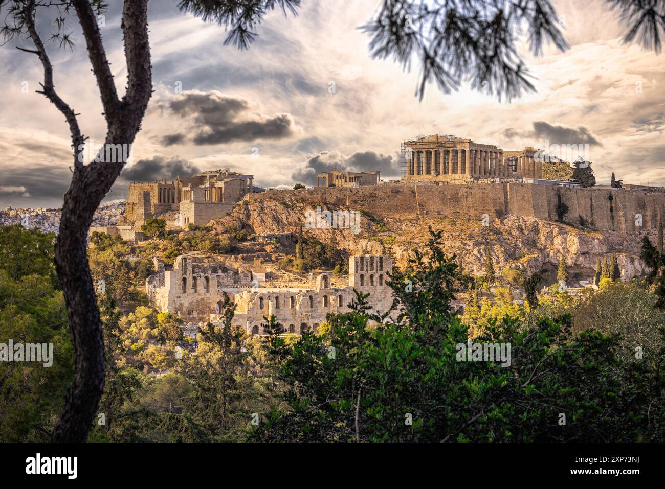 Vista panoramica dell'Acropoli di Atene dalla collina di Filopappo in Grecia Foto Stock