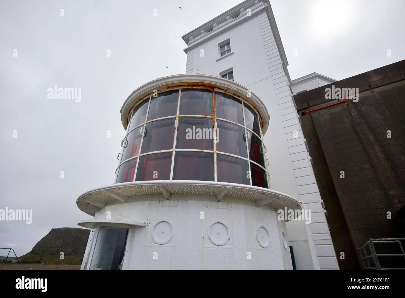capovolgere il faro a luce ovest di rathlin, isola di rathlin, contea di antrim, irlanda del nord, regno unito Foto Stock