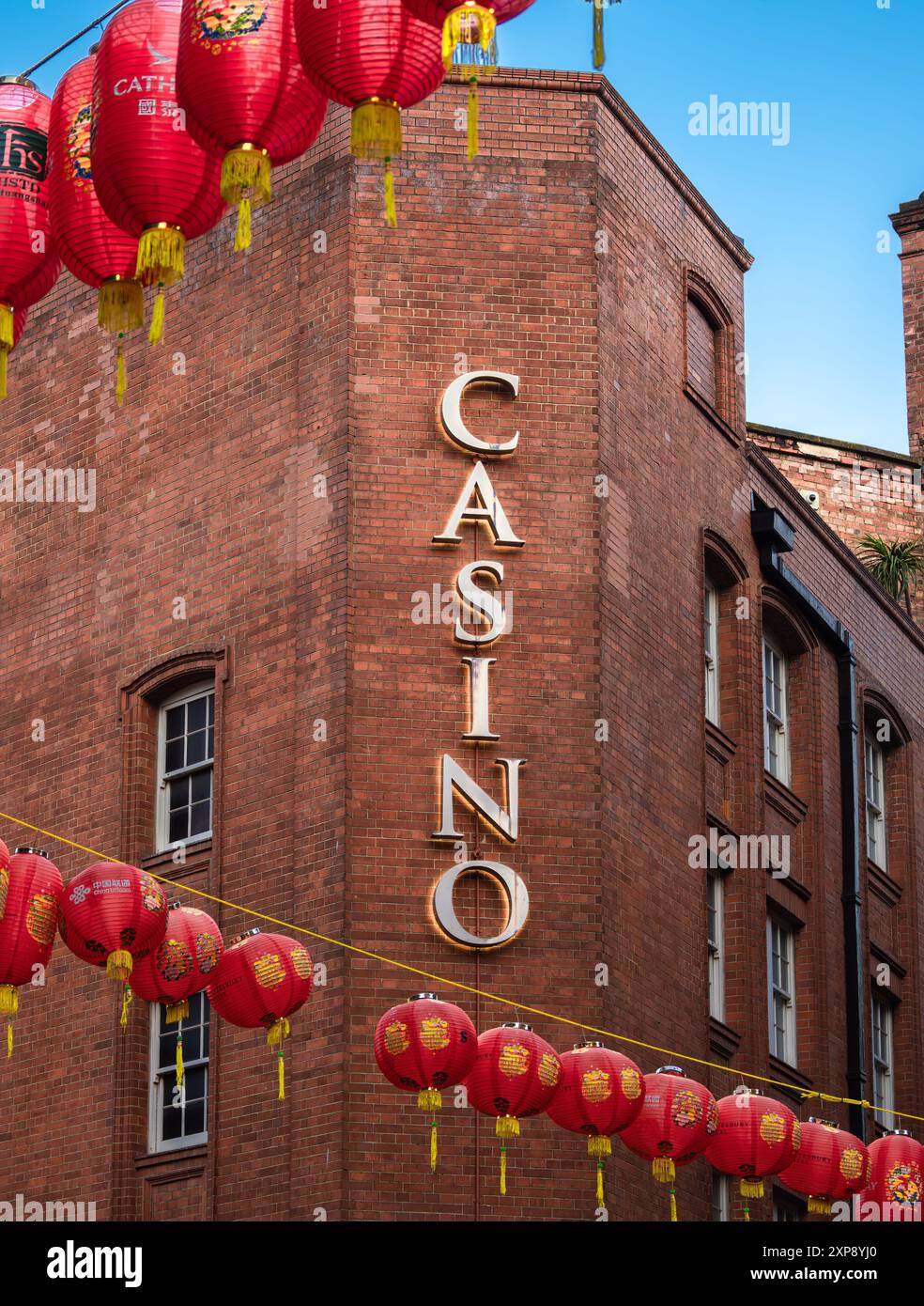 Londra, Regno Unito - 25 giugno 2024: Un casinò di Chinatown a Londra offre un vivace e vivace centro di intrattenimento, che offre un mix di giochi d'azzardo, l Foto Stock