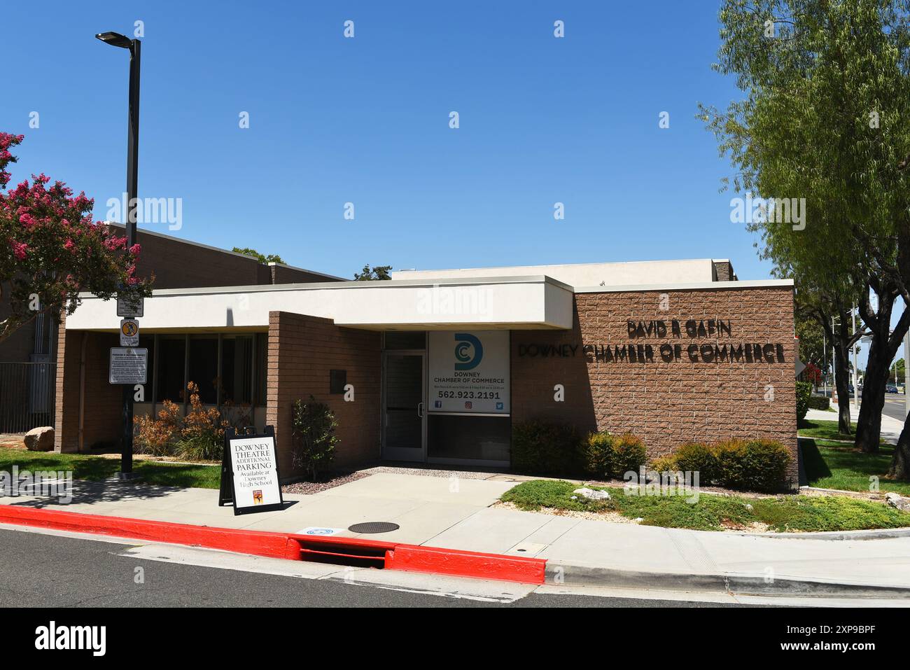 DOWNEY, CALIFORNIA - 28 LUGLIO 2024: Camera di commercio di Downey presso il Civic Center. Foto Stock