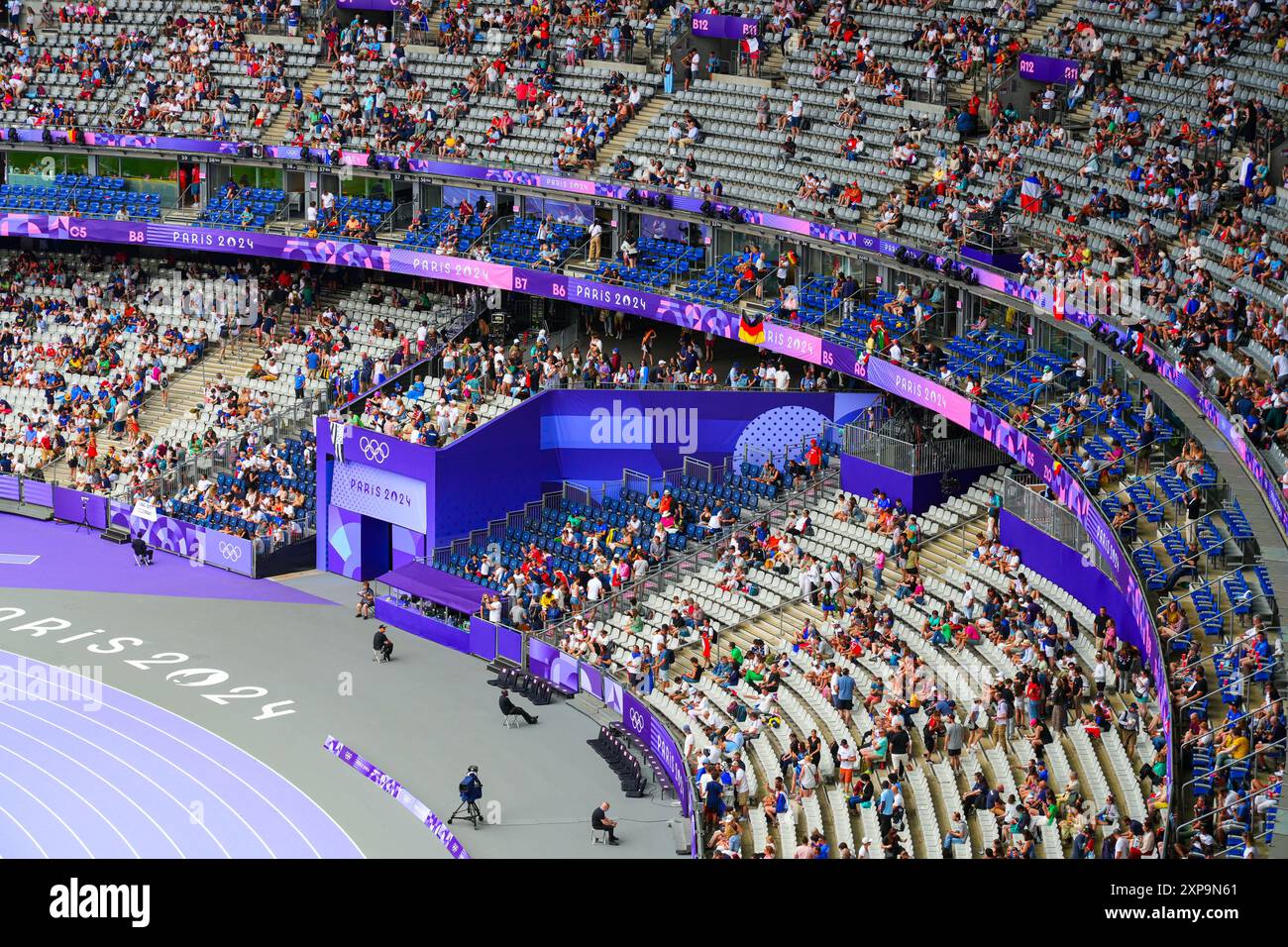 Saint Denis, Francia - 3 agosto 2024 - tifosi allo Stade de France per l'evento sportivo di atletica leggera (pista e campo) durante l'estate di Parigi 2024 Foto Stock