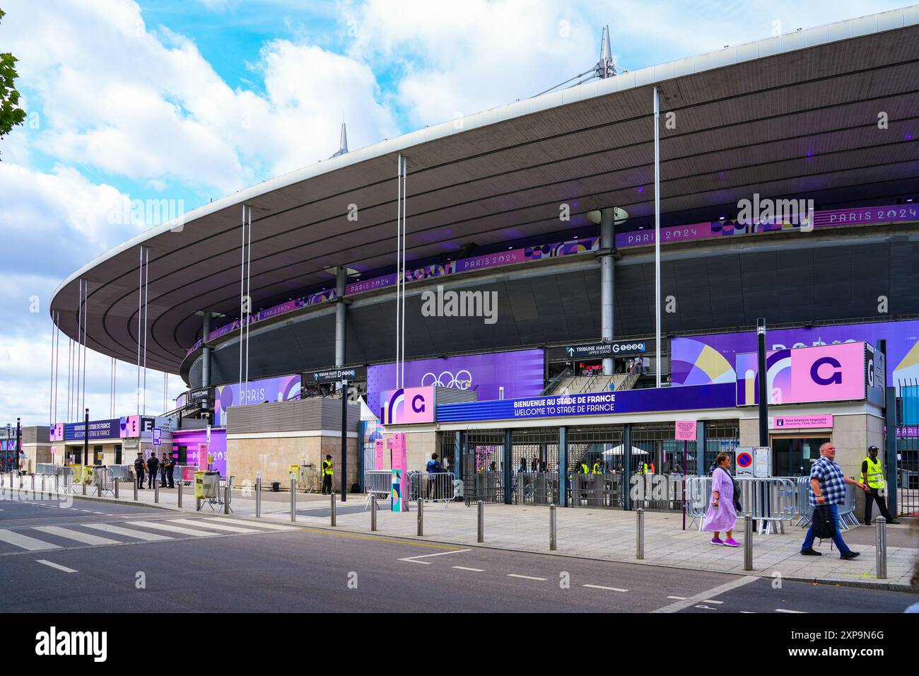 Saint Denis, Francia - 3 agosto 2024 - facciata dello Stade de France durante le Olimpiadi estive di Parigi 2024 Foto Stock