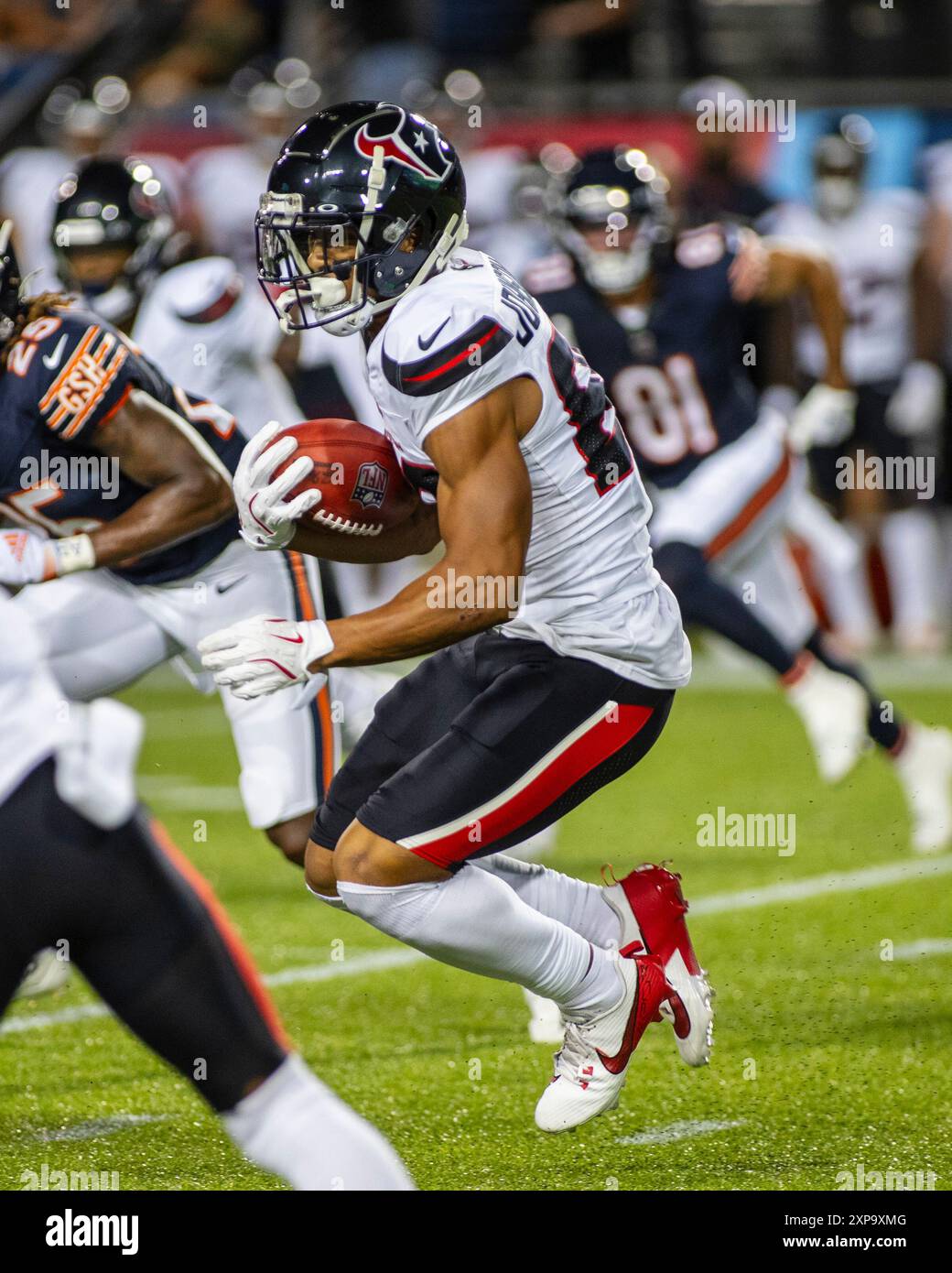 1 agosto 2024: Houston Texans n. 88 Corliss Waitman corre con la palla contro i Chicago Bears durante la Hall of Fame Game a Canton, OHIO. Mike Wulf/CSM Foto Stock