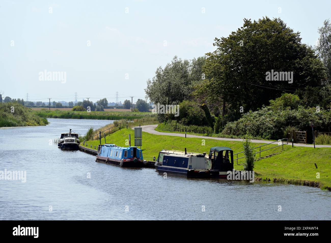 barche sul fiume great ouse a denver, norfolk, inghilterra Foto Stock