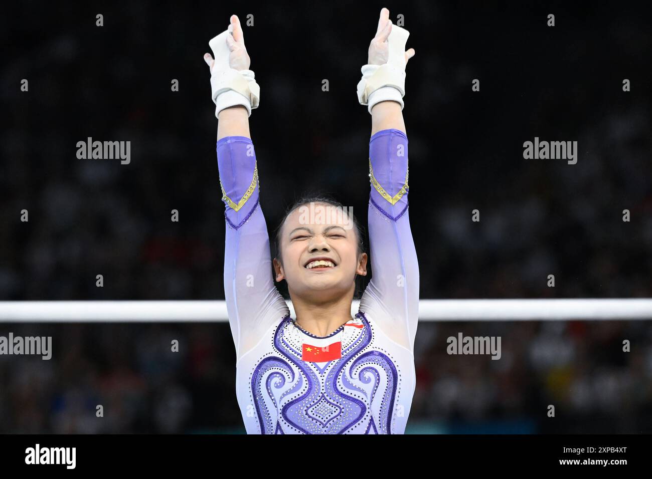 Qiyuan Qiu ( CHN ), ginnastica Artistica, Women&#39;s uneven Bars Final durante i Giochi Olimpici di Parigi 2024 il 4 agosto 2024 all'Arena Bercy di Parigi, Francia Foto Stock