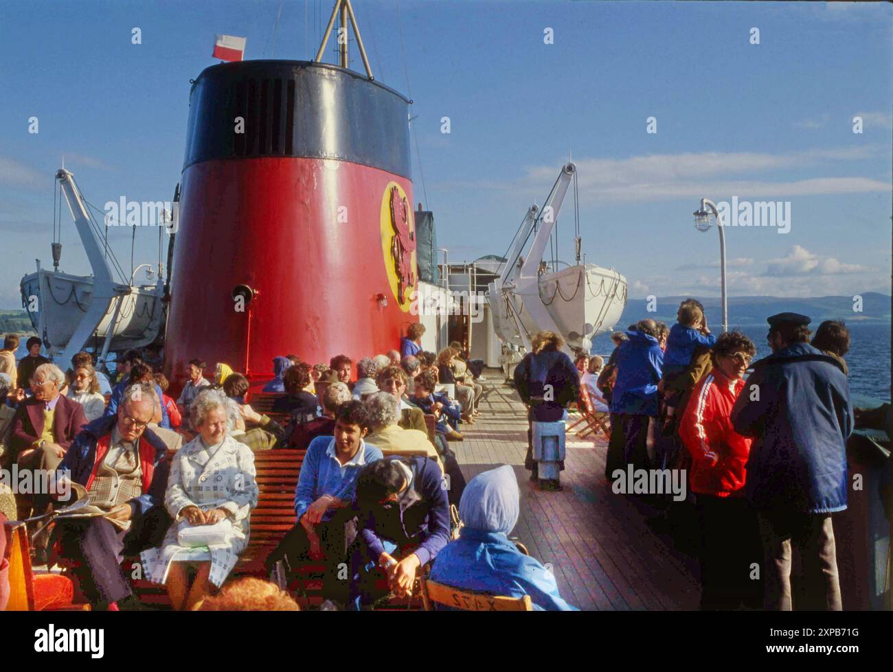 Scena movimentata a bordo della MV Glen Sannox 1970s Foto Stock