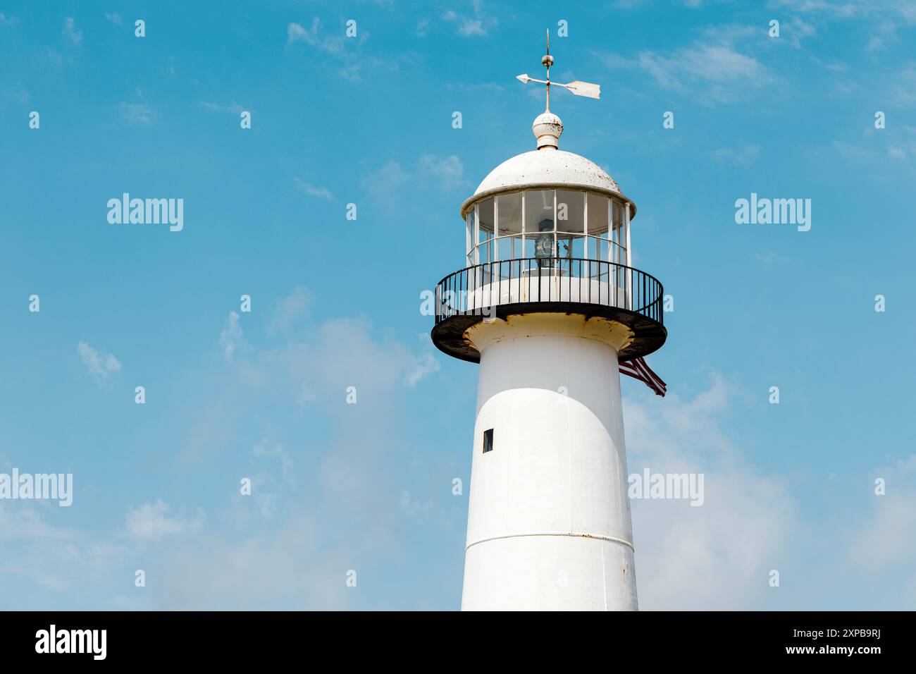 Primo piano del faro di Biloxi 1848 contro il cielo blu, Biloxi, Mississippi, Stati Uniti Foto Stock