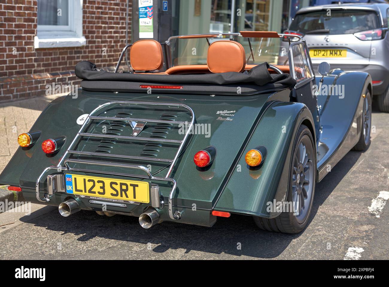 Williams Morgan Plus sei auto sportiva britannica convertibile in verde con motore BMW 3,0 litri a sei cilindri. Inghilterra Regno Unito Foto Stock