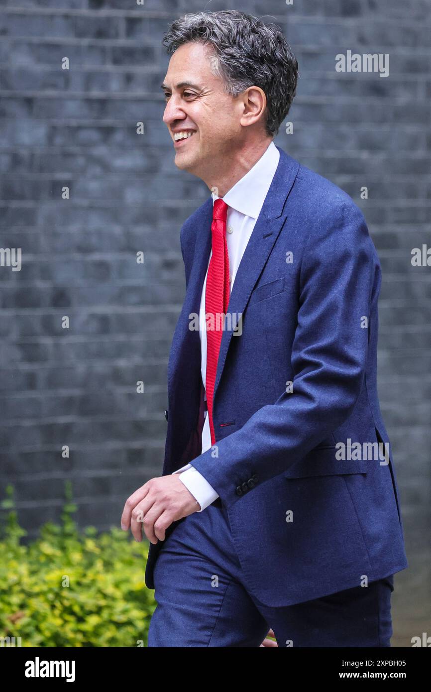 Ed Miliband, Segretario di Stato per la sicurezza energetica e Net Zero nel governo del Partito Laburista Starmer, Downing Street, Londra, Regno Unito Foto Stock