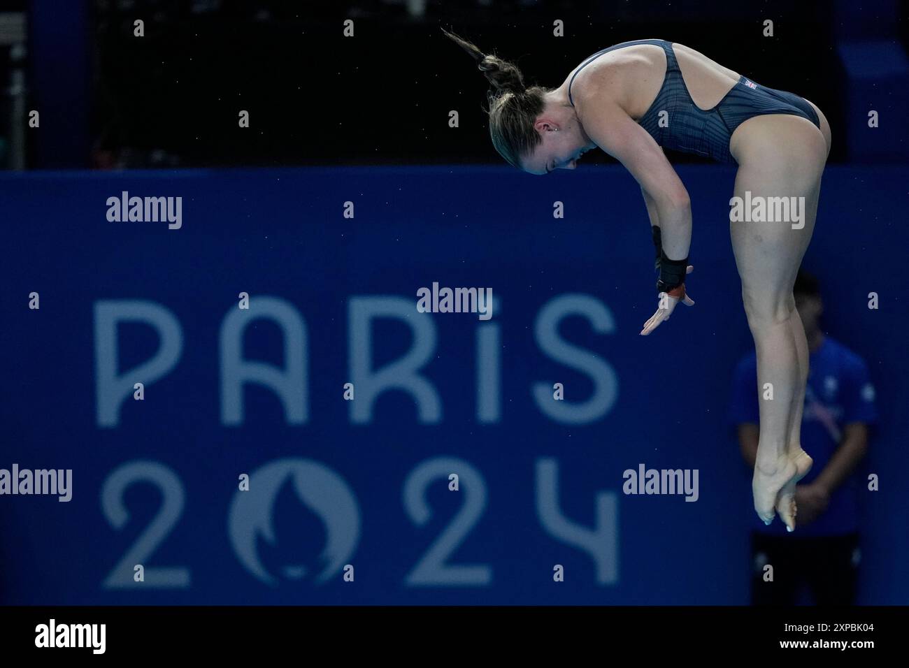 Britain's Lois Toulson competes in the women's 10m platform diving preliminary at the 2024 Summer Olympics, Monday, Aug. 5, 2024, in Saint-Denis, France. (AP Photo/Lee Jin-man) Foto Stock