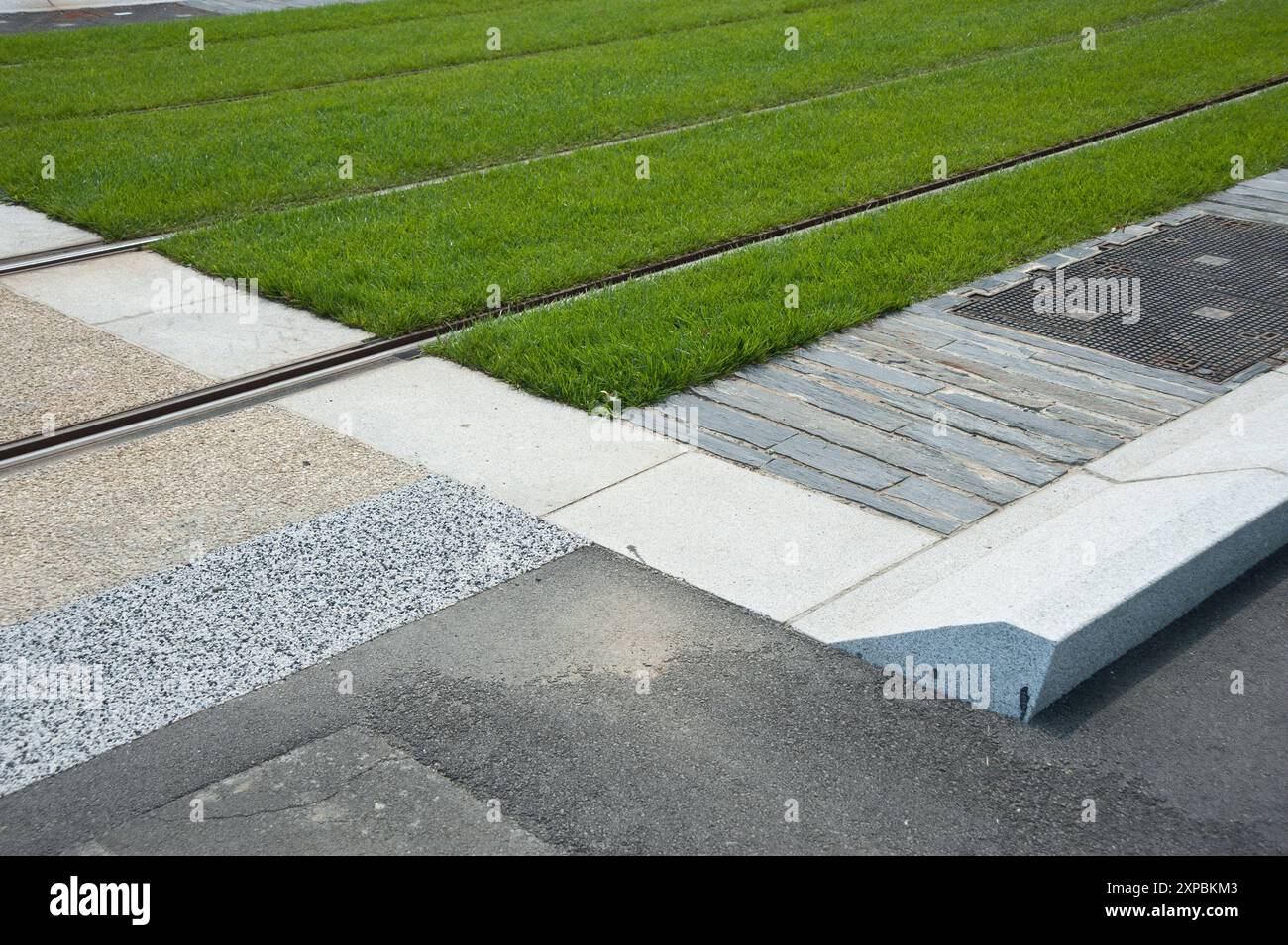 Frankreich, Angers, Straßenbahn Linie A, Urban Design von Richez Associes // Francia, Angers, Tramway Line A, Urban Design by Richez Associes *** Franc Foto Stock