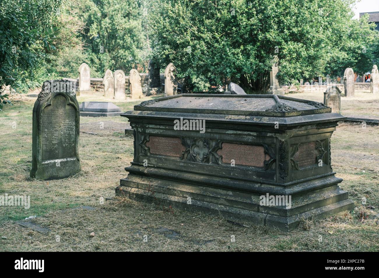 Veduta del Brookfields Cemetery, un cimitero risalente al 1847 a Birmingham il 5 agosto 2024 nel Regno Unito Foto Stock