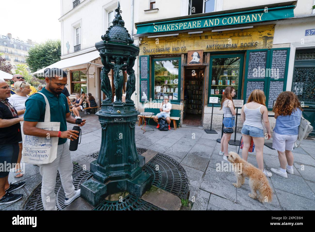 SHAKESPEARE E LA LIBRERIA IN LINGUA INGLESE DI PARIGI Foto Stock