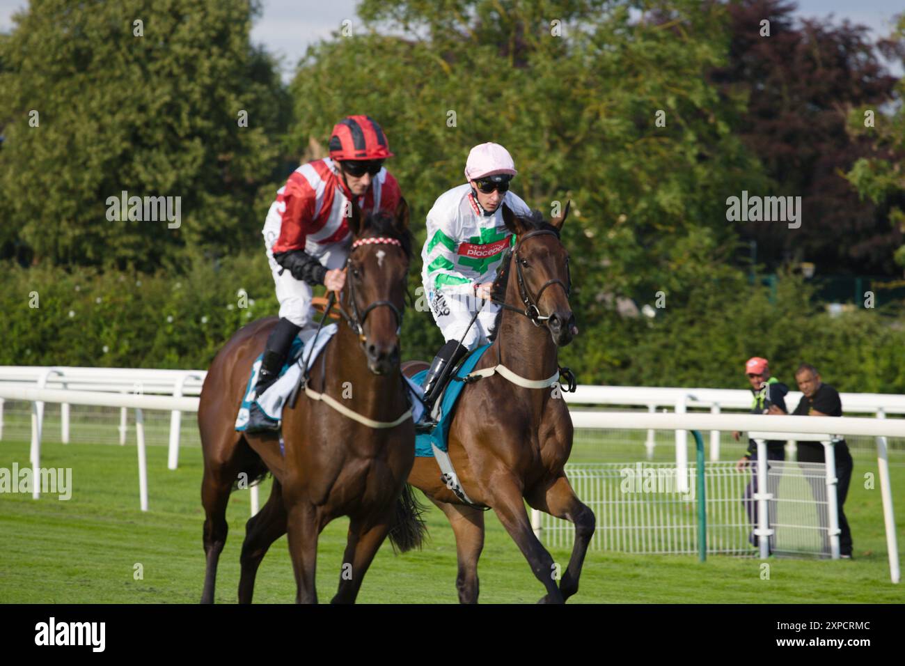 Da L a R: Fantini Daniel Tudhope (su Master of Zest) e Sam James (su Groundhog) a York. Foto Stock