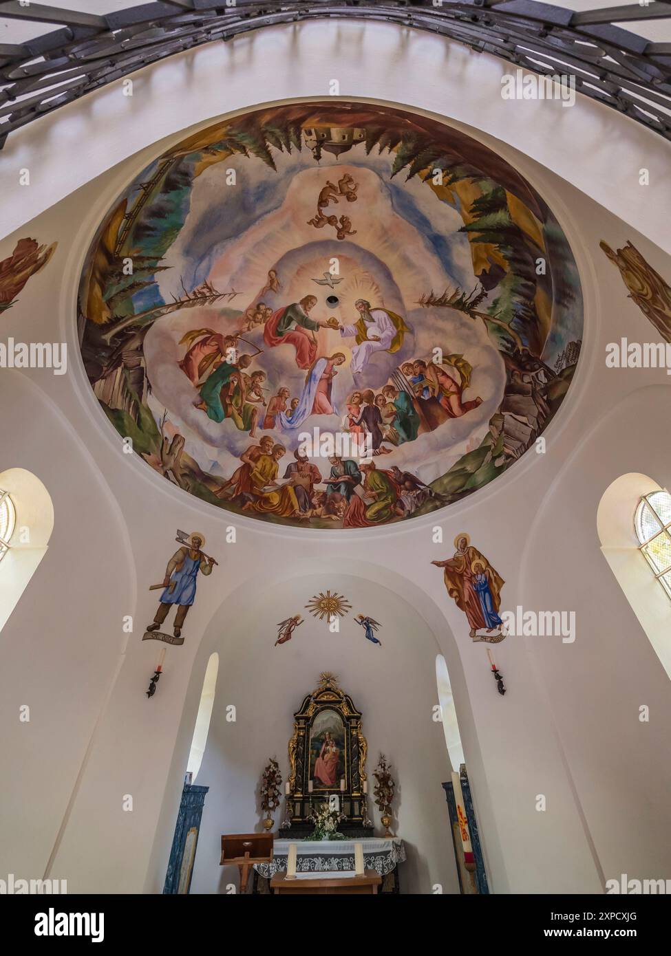 Questa immagine dell'interno della Cappella Maria am SEE situata accanto al lago Obernberg SEE nel Tirolo austriaco Foto Stock