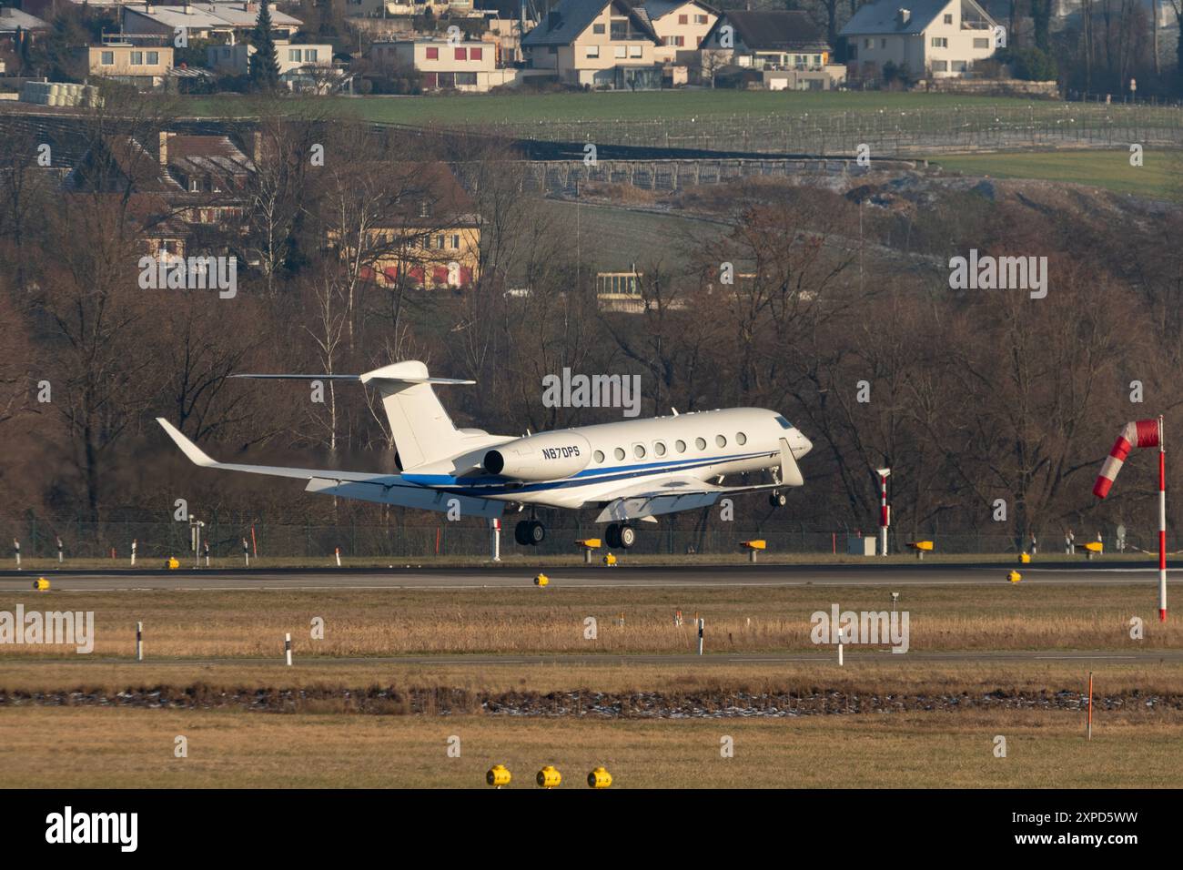 Zurigo, Svizzera, 14 gennaio 2024 N-870PS Gulfstream G650ER Aircraft atterra sulla pista 14 durante il forum economico mondiale di Davos Foto Stock