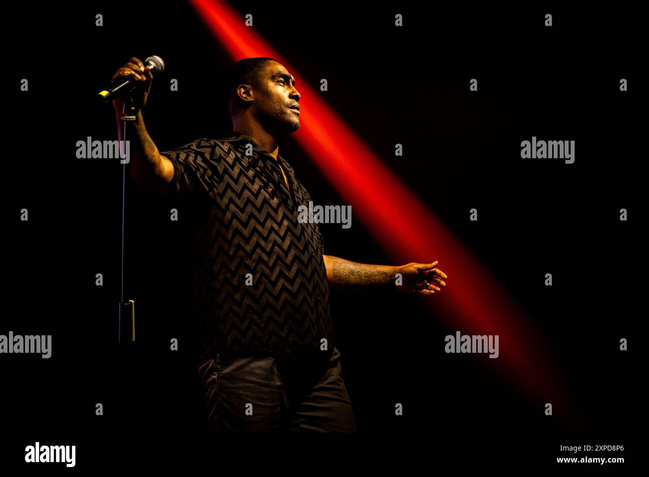 Milano, Italia. 15 aprile 2024. Simon Webbe dei Blue si esibisce al Fabrique di Milano, il 15 aprile 2024. (Foto di Roberto Finizio/NurPhoto) credito: NurPhoto SRL/Alamy Live News Foto Stock