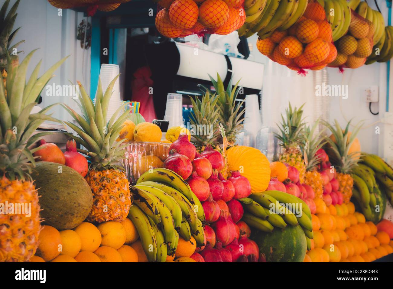 Un sano negozio di frullati di frutta Foto Stock