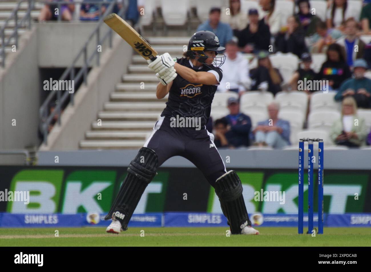 Leeds, 4 agosto 2024. Eve Jones batte per le donne dei Manchester Originals contro le donne dei Northern Superchargers in The Hundred a Headingley. Credito: Colin Edwards Foto Stock