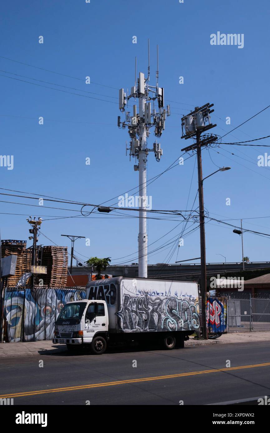 Torre di telefonia cellulare, Downtown Los Angeles, California, Stati Uniti d'America Foto Stock