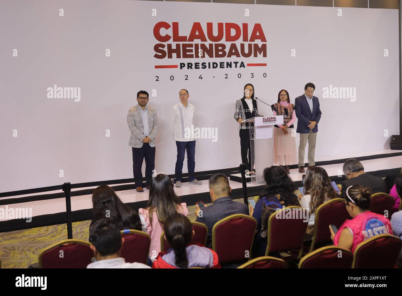 Città del Messico, Messico. 5 agosto 2024. Claudia Sheinbaum Pardo, candidata eletta in Messico, C) interviene durante una conferenza stampa accompagnata da (L-R) Carlos Augusto Morales, José Merino, Leticia Ramírez Amaya, Mario Delgado dopo un incontro con i governatori della regione nord-orientale. Il 5 agosto 2024 a città del Messico, Messico. (Foto di Ian Robles/ credito: Eyepix Group/Alamy Live News Foto Stock