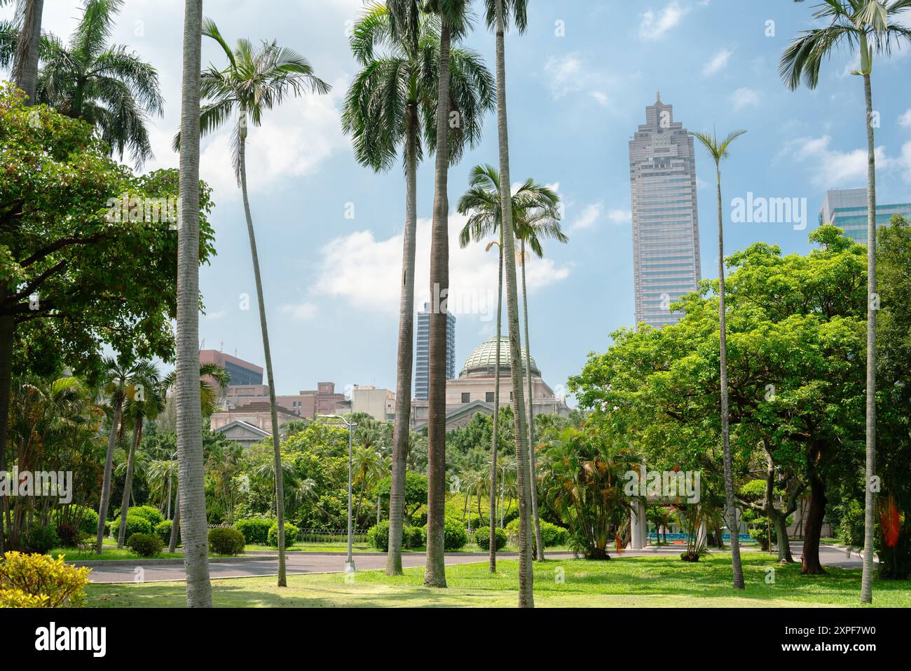 228 Peace Memorial Park e vista della città a Taipei, Taiwan Foto Stock