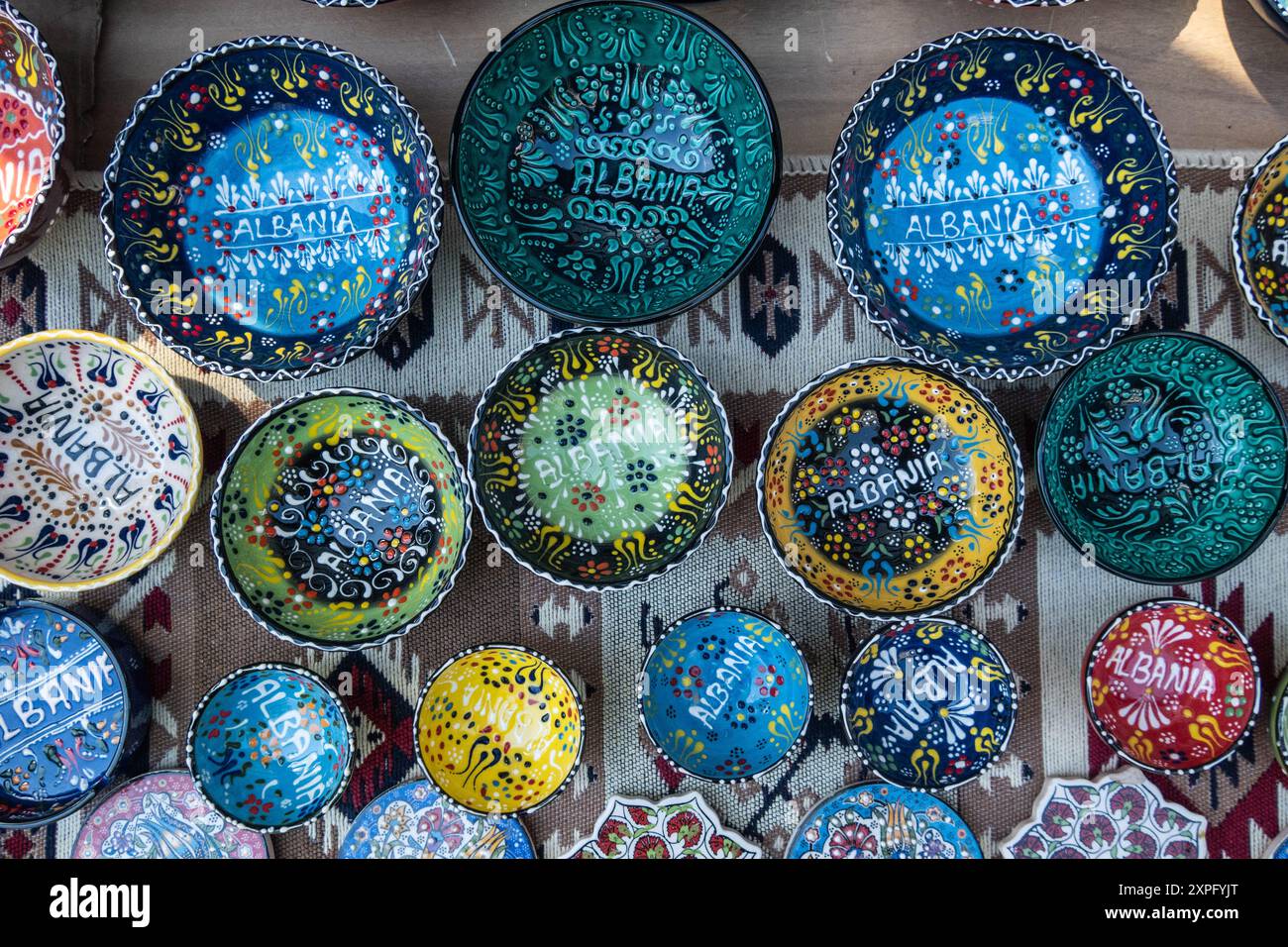 Ceramis e souvenir in vendita a Tirana, Albania Foto Stock