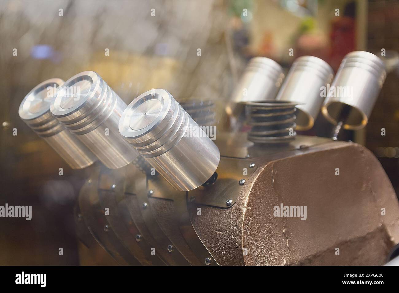 Modello semplificato di un motore a combustione interna come decorazione Foto Stock