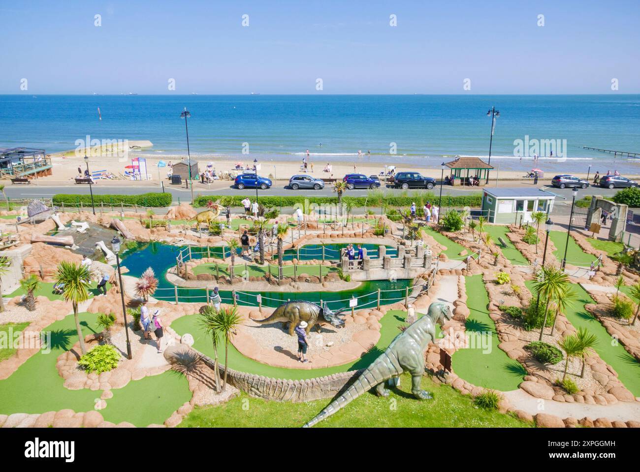 Shanklin Isola di Wight Regno Unito - campo da golf pazzo di Shanklin Jurassic Bay Adventure Golf sulla Shanklin Esplanade Shanklin Isola di Wight Inghilterra Regno Unito GB Foto Stock