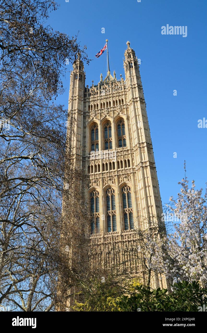 Victoria Tower, Houses of Parliament, Palace of Westminster, Londra, Inghilterra, REGNO UNITO. Architettura neogotica. Progettato da Sir Charles Barry. Foto Stock