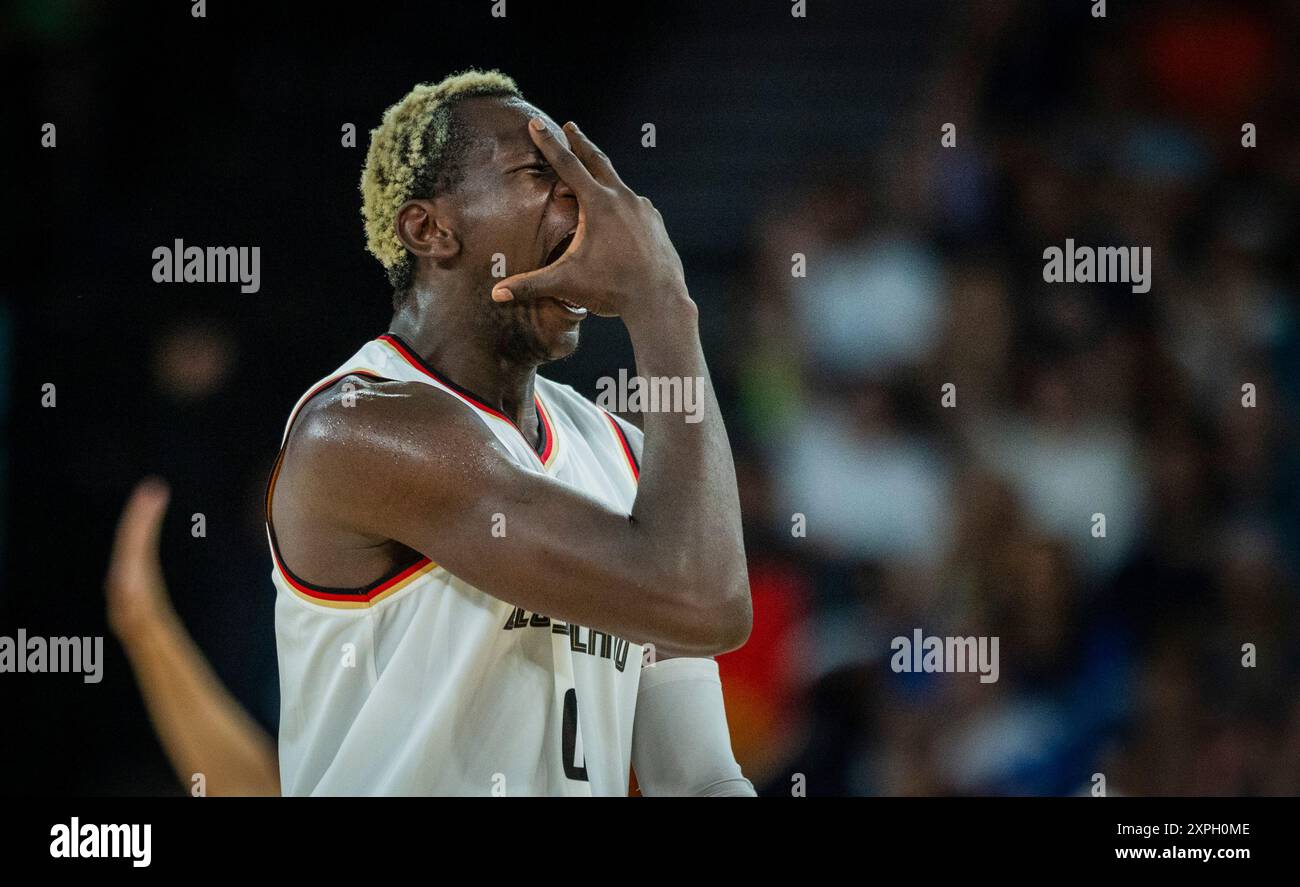 Parigi, Francia. 6 agosto 2024. Isaac Bonga (GER) Paris 2024 Olympic Games Basketball - Men's Quarterfinal Germany vs Greece Deutschland - Griechenland Olympische Spiele 06.08.2024 crediti: Moritz Muller/Alamy Live News Foto Stock