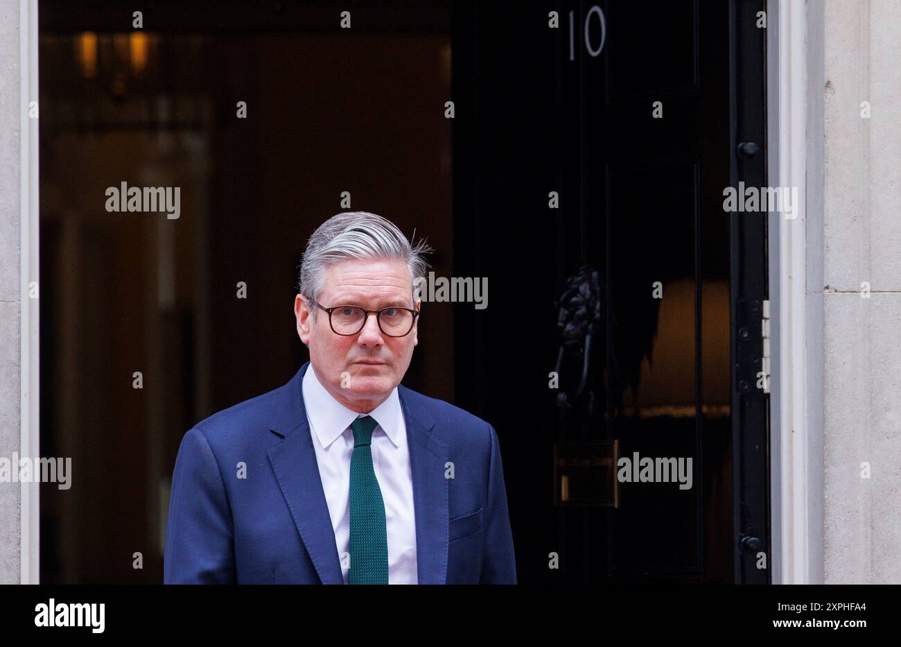 Londra, Regno Unito. 6 agosto 2024. Londra, Regno Unito 6 agosto 2024 il primo ministro del Regno Unito, Sir Keir Starmer, dà il benvenuto al sultano dell'Oman, Haitham bin Tariq al Said, al numero 10 di Downing Street per i colloqui. Crediti: Mark Thomas/Alamy Live News Foto Stock