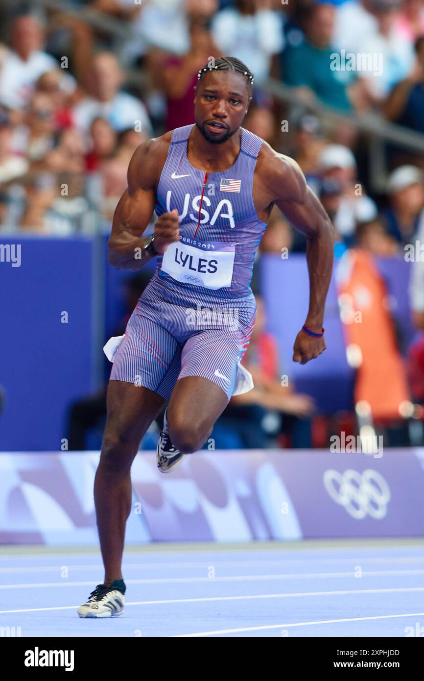 Parigi, Francia. 5 agosto 2024. Noah Lyles del Team United States gareggiano durante la prima giornata maschile dei 200 m Round 1 del giorno 10 dei Giochi Olimpici di Parigi 2024 allo Stade de France il 5 agosto 2024 a Parigi, Francia. Crediti: Saolab/Alamy Live News Foto Stock