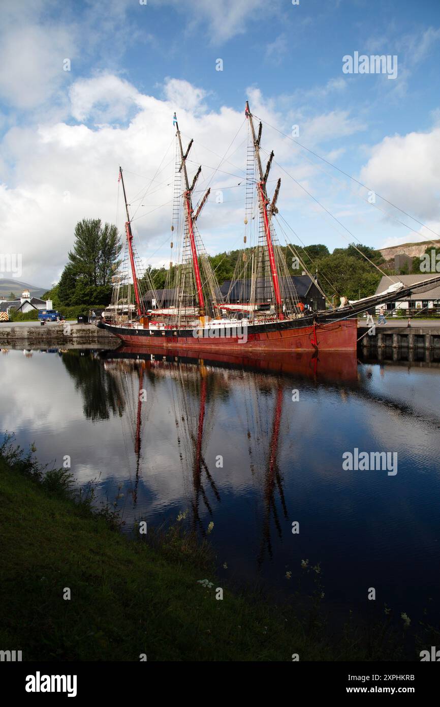 Alvei (originariamente alimentato a vapore), costruito a Montrose, Scozia, nel 1920. Canale di Caledonian, Fort William, Scozia. Foto Stock