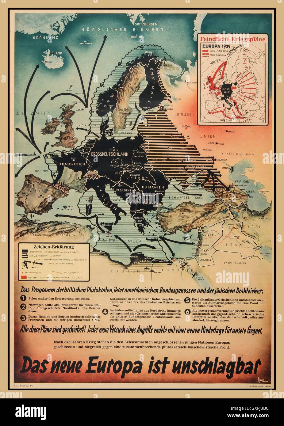 MANIFESTO DI PROPAGANDA DI GUERRA CHE MOSTRA LE CONQUISTE MILITARI TEDESCHE "la nuova Europa è imbattibile” Mappa di propaganda dell'Europa che mostra le conquiste territoriali tedesche e i movimenti offensivi del suo esercito, della sua marina e dell'aeronautica militare contro i suoi nemici nel 1942. Nel 1942 la Germania aveva stretto alleanze con Finlandia, Italia, Bulgaria e Ungheria e aveva conquistato la Francia, la Norvegia e ogni nazione europea dell'Europa orientale. L'invasione tedesca dell'Unione Sovietica aveva quasi spinto Mosca, la Gran Bretagna stava combattendo per mantenere la sua presenza in Africa e Medio Oriente, e negli Stati Uniti, che erano appena entrati in guerra nel dicembre 1941. Foto Stock