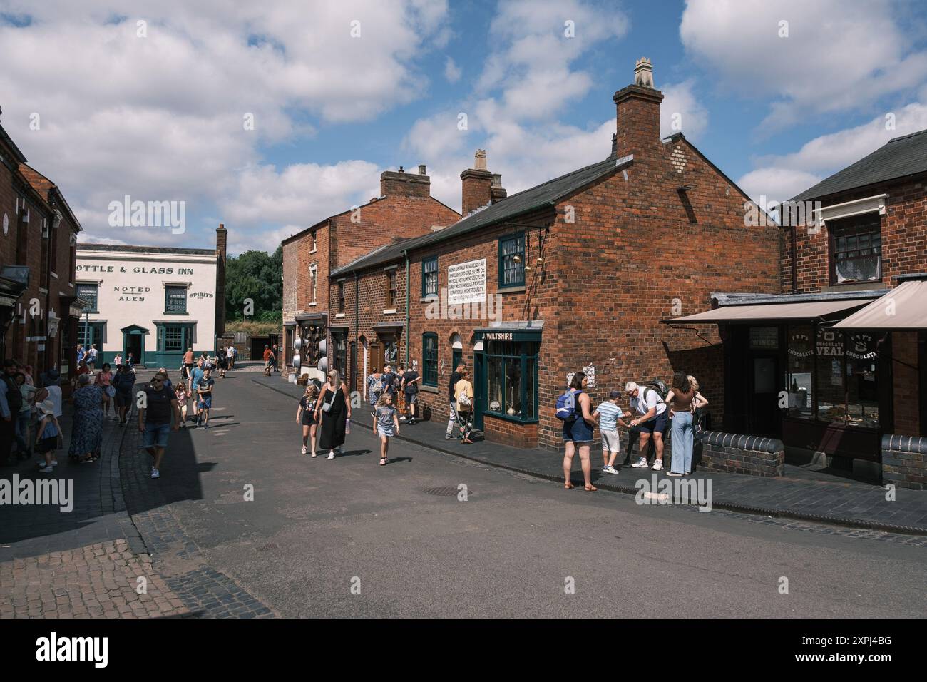 Vista del Black Country Living Museum, un museo che ricrea lo stile di vita tra il 1940 e il 1960, a Birmingham il 6 agosto 2024 nel Regno Unito Foto Stock