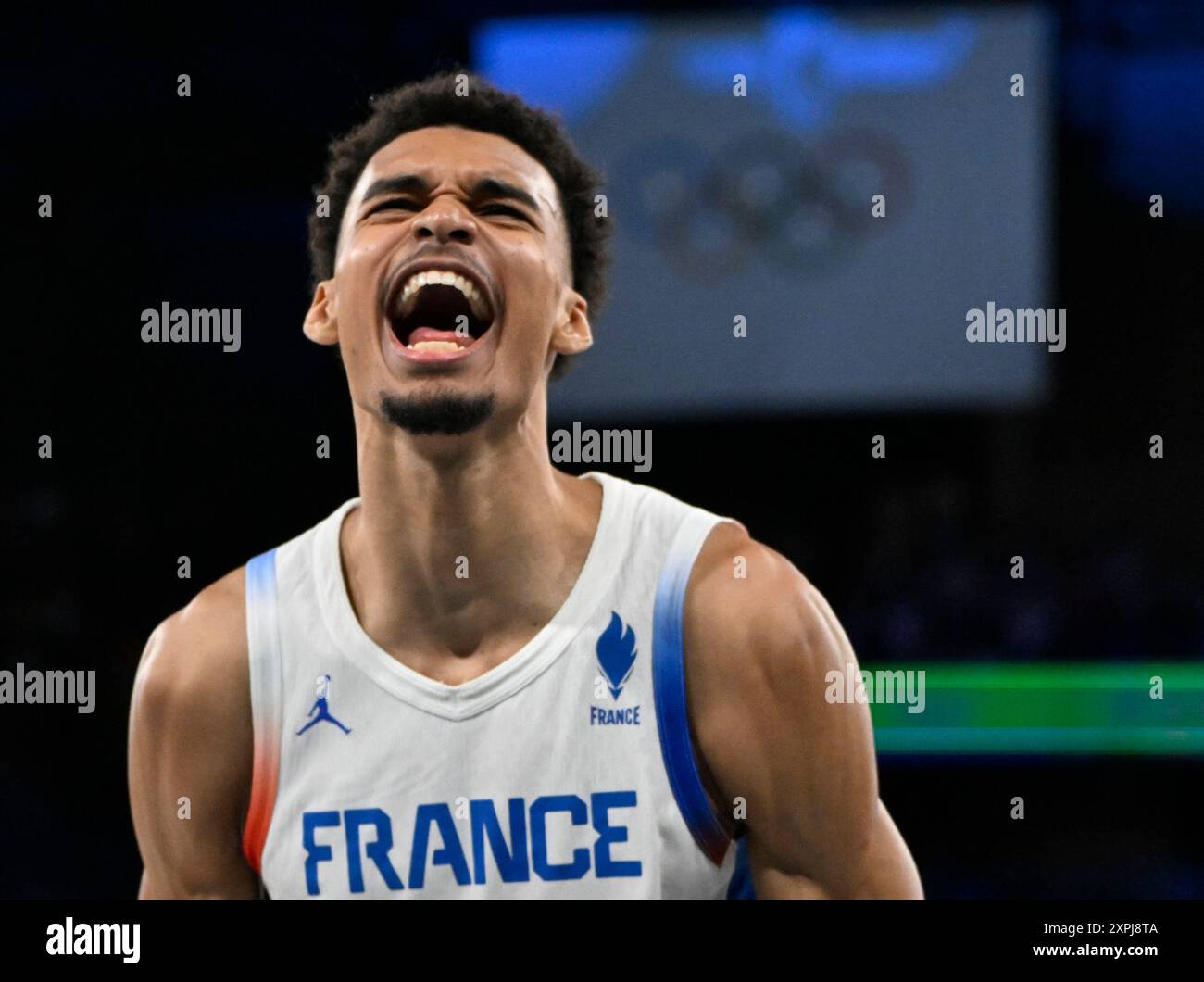 PARIGI - FRANCIA, 06/08/2024 - Giochi Olimpici di Parigi, pallacanestro Francia e partita canadese alla Bercy Arena di Parigi. Il francese Victor Wembanyama. Crediti: Andre Paes/Alamy Live News Foto Stock