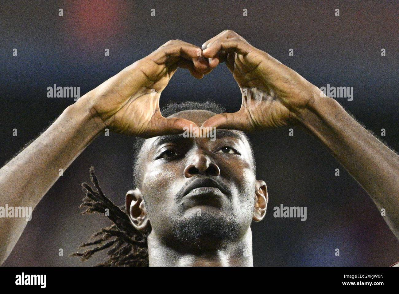 Praga, Repubblica Ceca. 6 agosto 2024. Victor Olatunji dello Sparta celebra un gol durante la partita di andata del terzo turno di qualificazione della Champions League Sparta Praha contro FCSB (Romania) a Praga, Repubblica Ceca, 6 agosto 2024. Crediti: Michal Kamaryt/CTK Photo/Alamy Live News Foto Stock