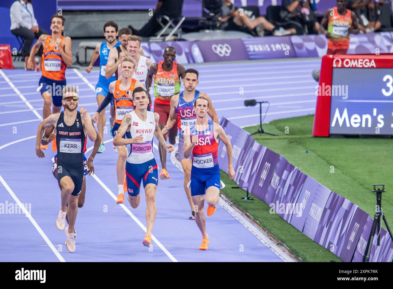 Cole Hocker (USA) Medaglia d'Oro, Josh Kerr (GBR) Medaglia d'Argento, Yared Nuguse (USA) Medaglia di Bronzo, Jakob Ingebrigtsen (NOR), Athletics, Men&#39;S 1500m Final durante i Giochi Olimpici di Parigi 2024 il 6 agosto 2024 allo Stade de France di Saint-Denis vicino Parigi, Francia Foto Stock