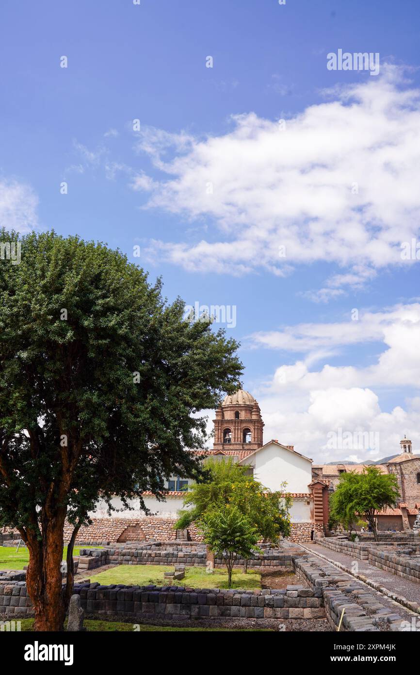 Rovine Inca con vista su Qorikancha, Cusco, Perù Foto Stock