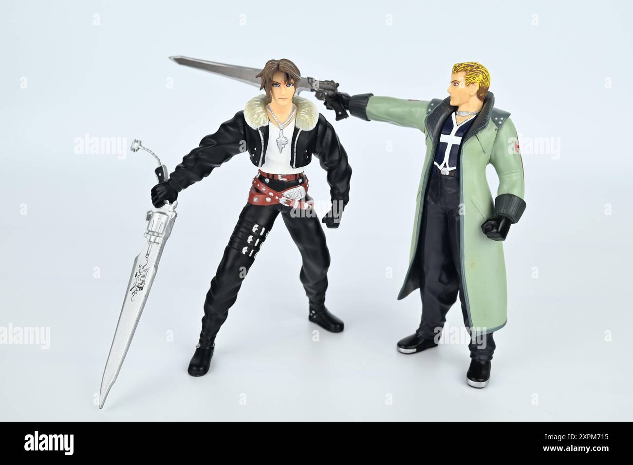 Final FANTASY VIII 8 action figure Squall Leonhart e Seifer Almasy – Galles, Regno Unito – 5 agosto 2024 Foto Stock