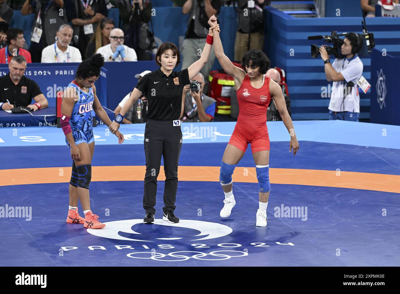 Vinesh Vinesh Phogat (India) vs Yusneylis Guzman Lopez (Cuba), Wrestling, Women&#39;s Freestyle 50kg semifinale durante i Giochi Olimpici di Parigi 2024 il 6 agosto 2024 alla Champ-de-Mars Arena di Parigi, Francia Foto Stock