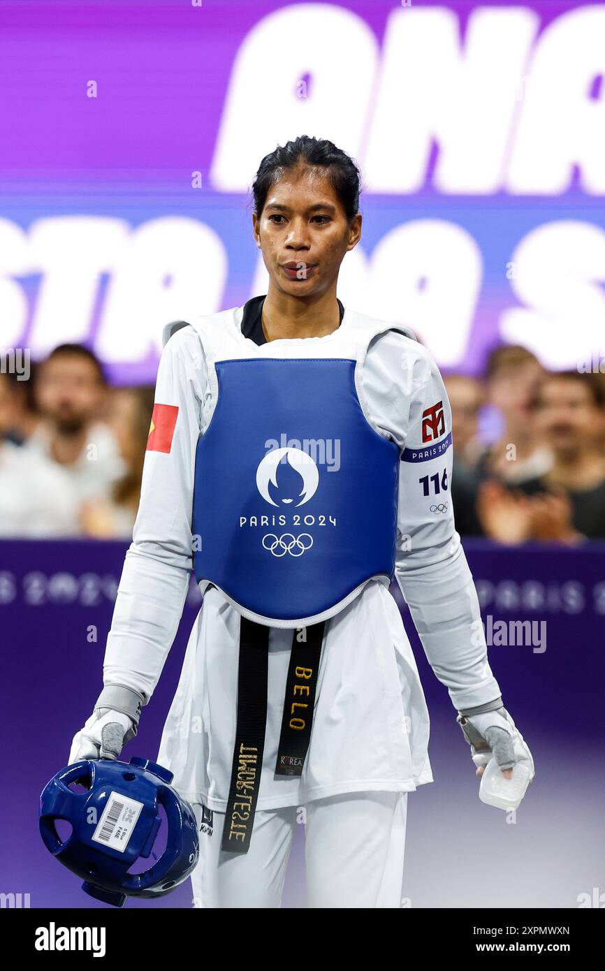 Ana Da Costa Da Silva Pinto of East Timor looks on before competes against Oumaima El Bouchti of Morocco in the taekwondo women's -49kg qualification contest at the Grand Palais during the Paris 2024 Olympics Games on August 7, 2024 in Paris, France. AFP7 07/08/2024 (Europa Press via AP) Foto Stock