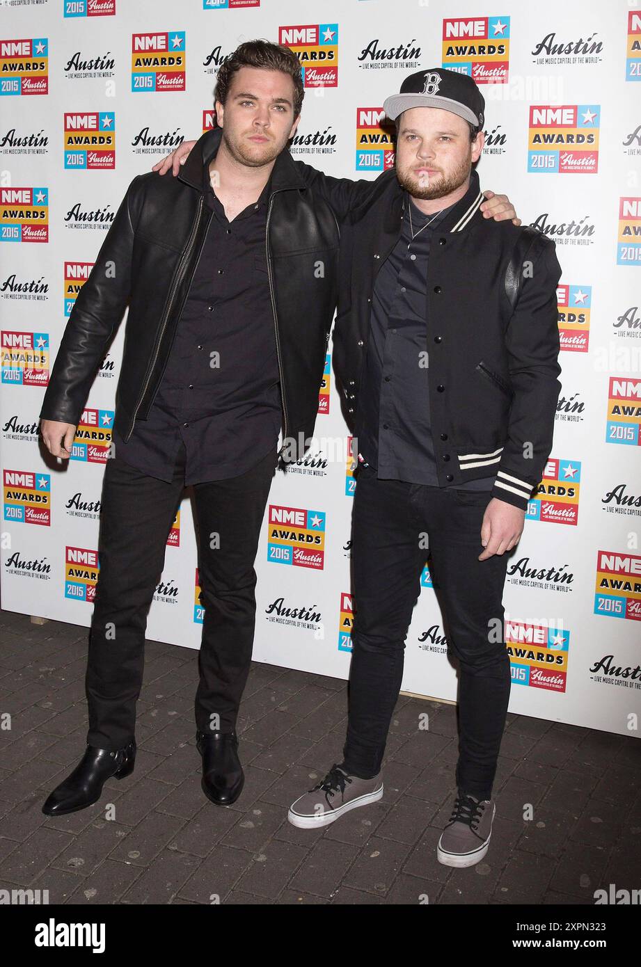 Londra, Regno Unito. 18 febbraio 2015. Mike Kerr e Ben Thatcher dei Royal Blood partecipano agli NME Awards Arrivals alla Brixton Academy il 18 febbraio 2015 a Londra, Inghilterra, Regno Unito. Credito: S.A.M./Alamy Live News Foto Stock